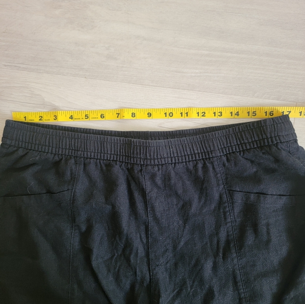 Old Navy Black Relaxed Shorts - Picture 6 of 7